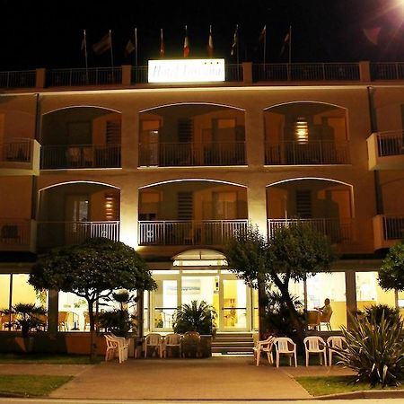 Hotel Toscana Маротта Экстерьер фото